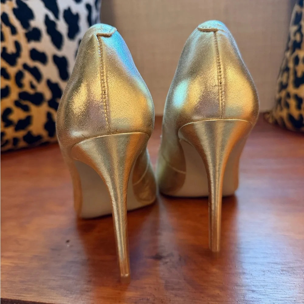Steve Madden Gold Pointed-Toe Stiletto Pumps  (never worn!)